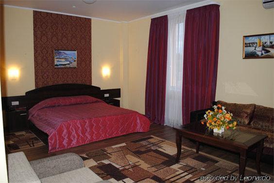 City Club Hotel Kharkiv Room photo